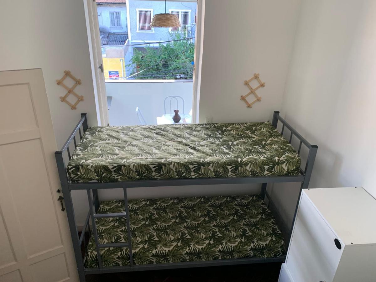 Cama em Dormitório Feminino com 4 Camas