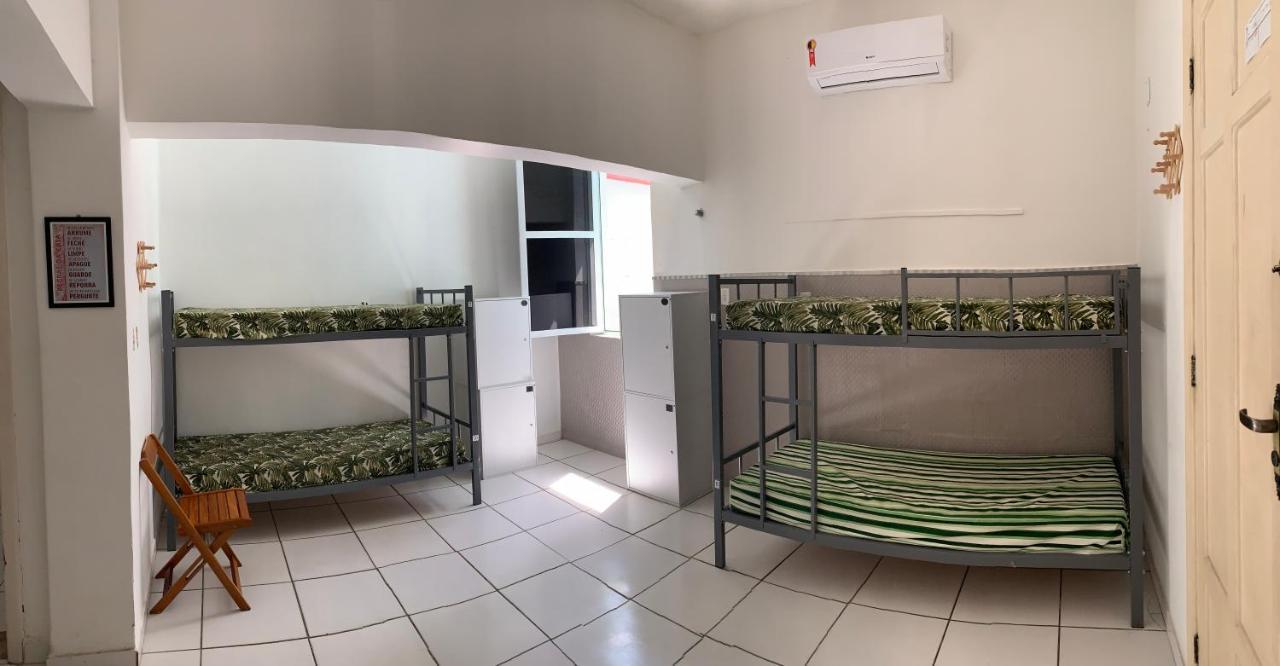 Cama de Solteiro em Dormitório com 10 Camas